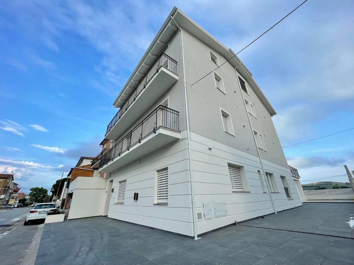 Otium Rooms / Camere E Appartamenti Morrovalle Exterior foto